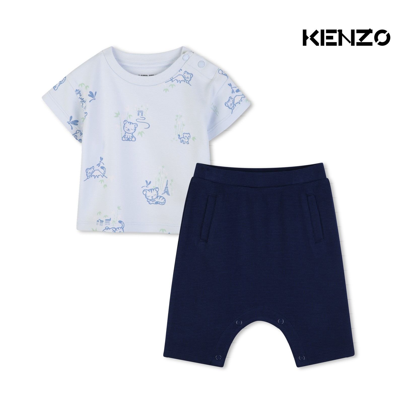 Conjunto de camiseta y pantalón azul medieval