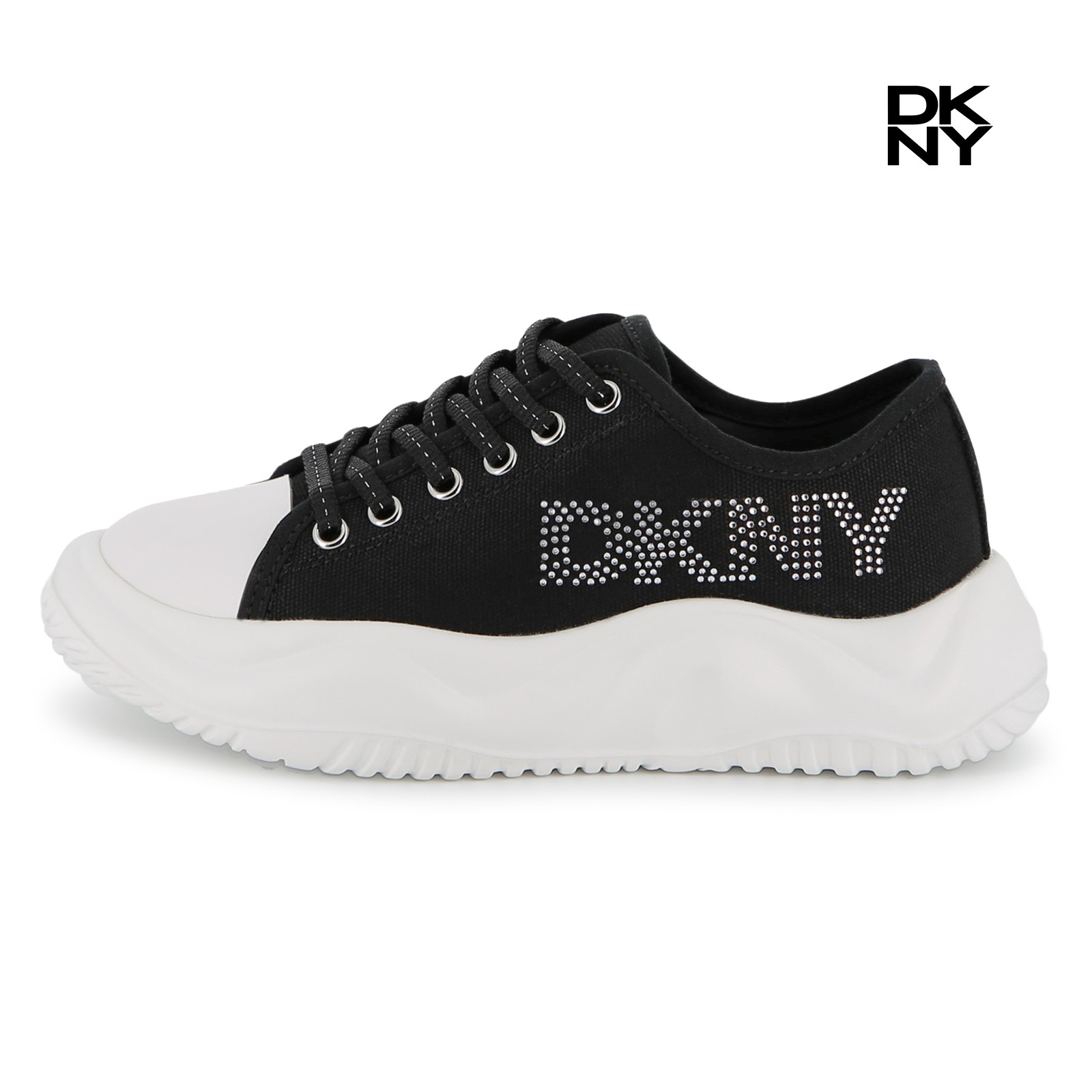 Zapatillas con cordones negro
