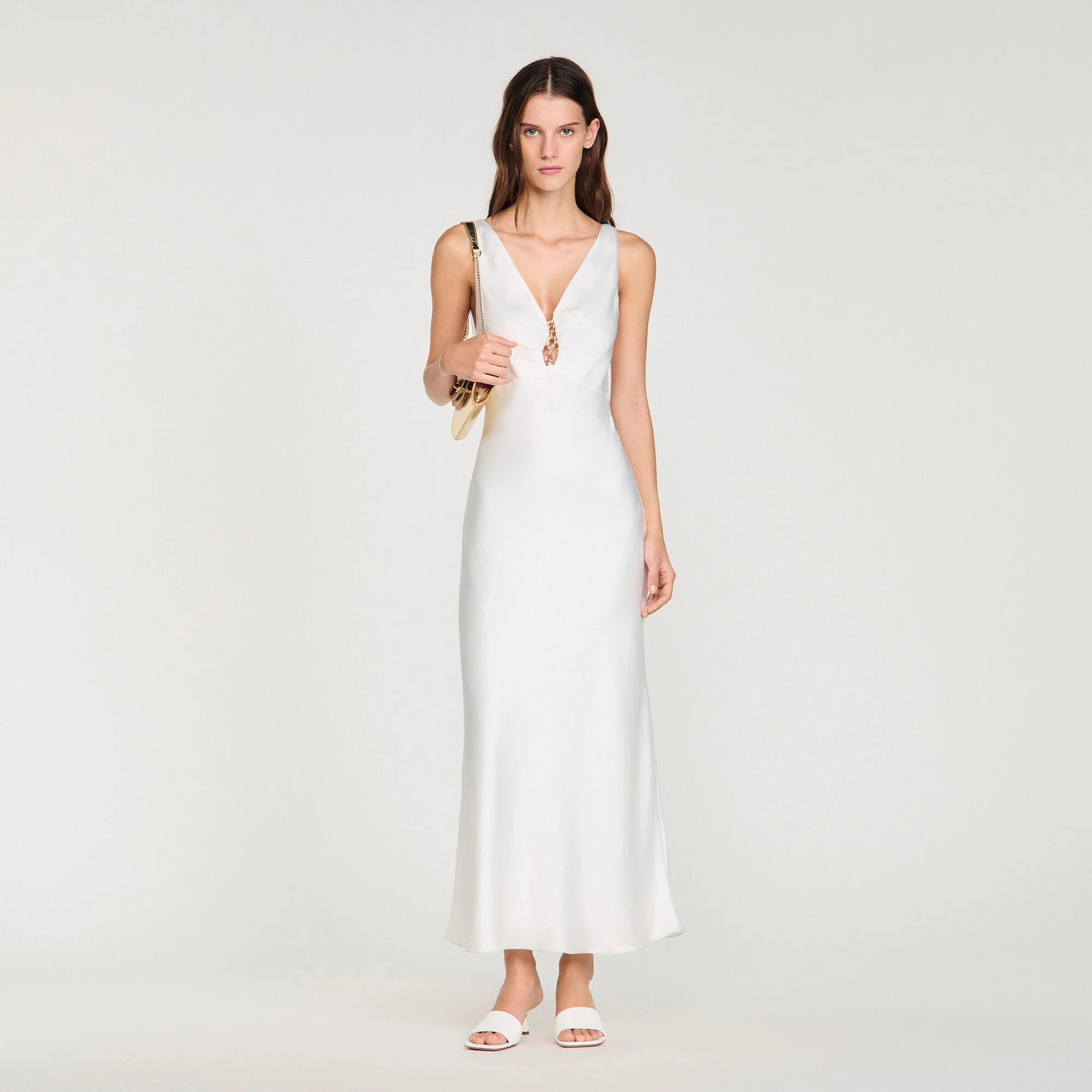 VESTIDO LARGO SATINADO CON JOYA